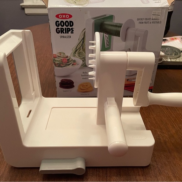 OXO Tabletop Spiralizer - Picture 4 of 10